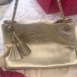 Thea metallic chain shoulder slouchy tote